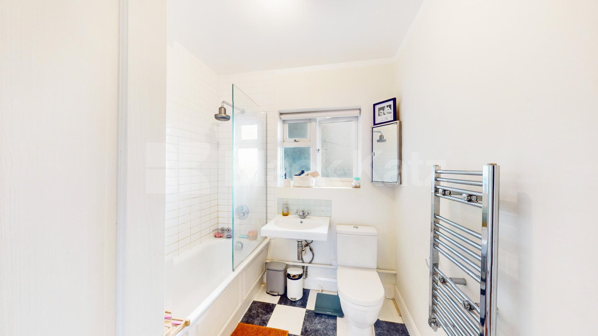 Modern Apartment Hanover Court, Uxbridge Road, Shepherds Bush